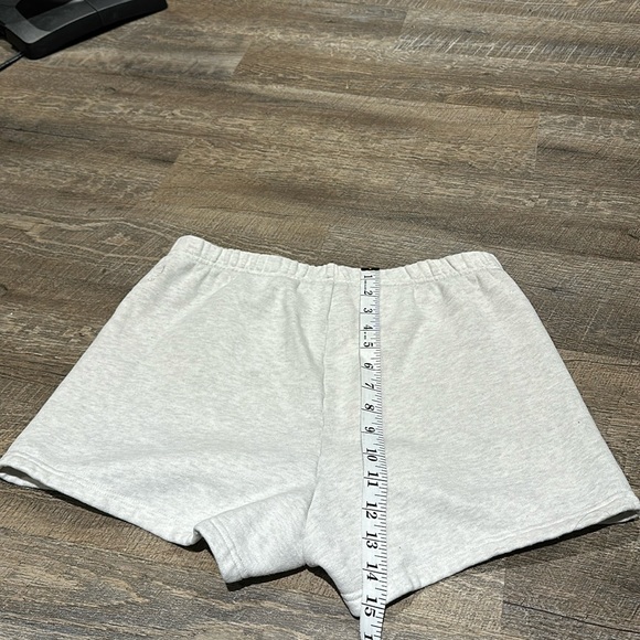 Tna
Cozy Fleece Perfect Hi-Rise 3" Sweatshort - Picture 7 of 7